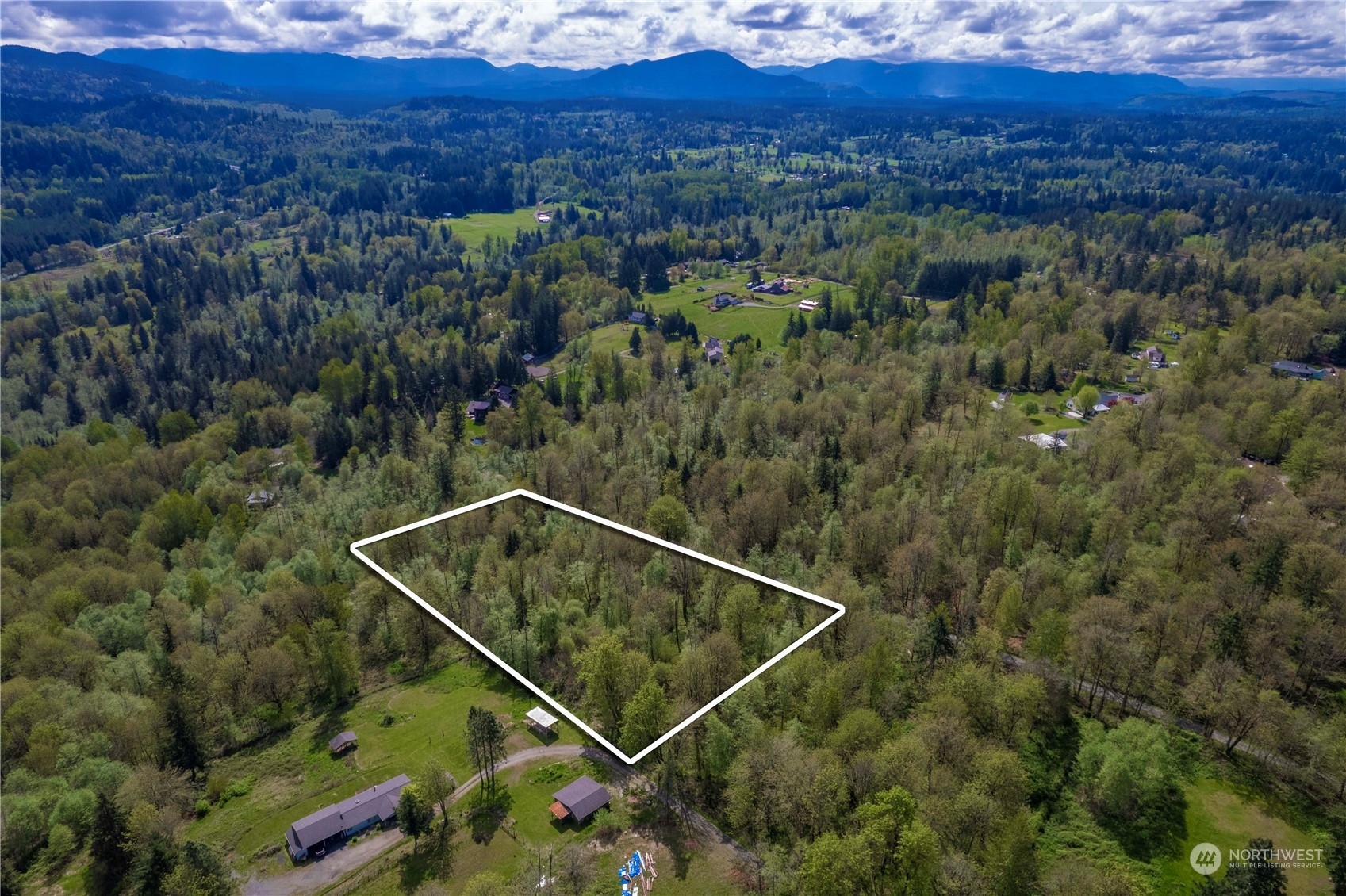 Property Photo:  252 Xx SE 179th Street  WA 98038 