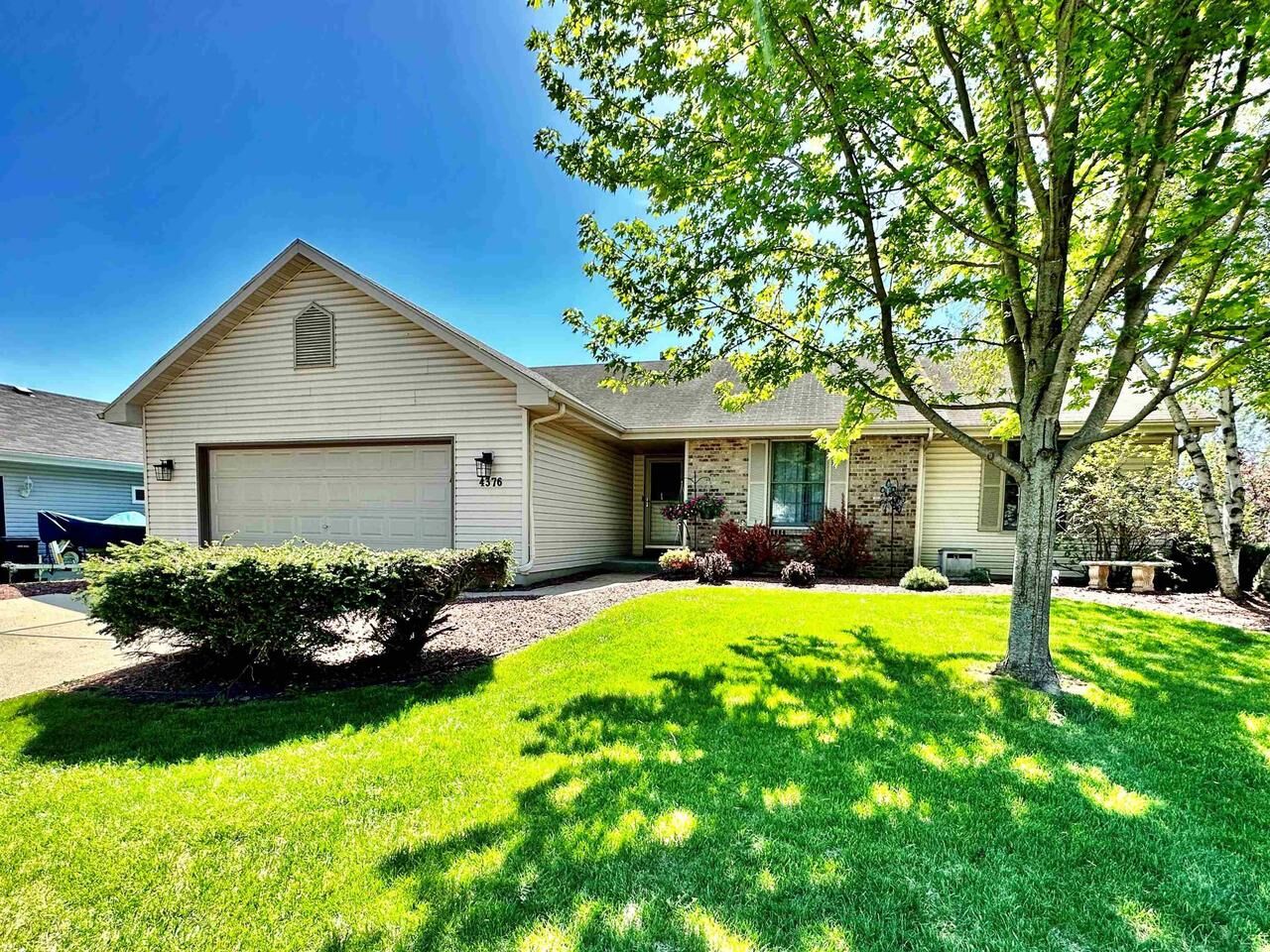 Property Photo:  4376 Fox Hills Drive  WI 53546