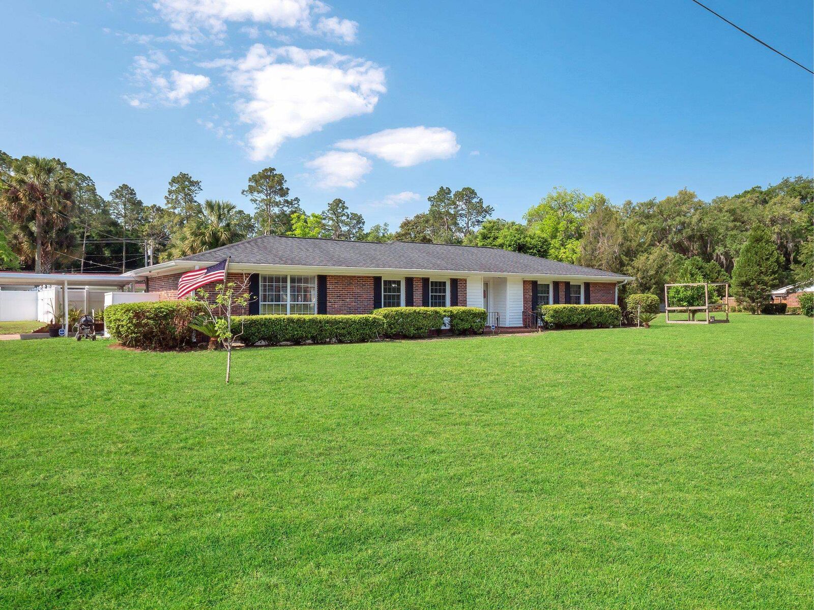 Property Photo:  203 E Timberlane Street  FL 32347 
