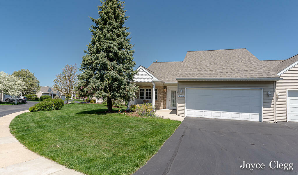 1093 Fountain View Circle  Holland MI 49423 photo