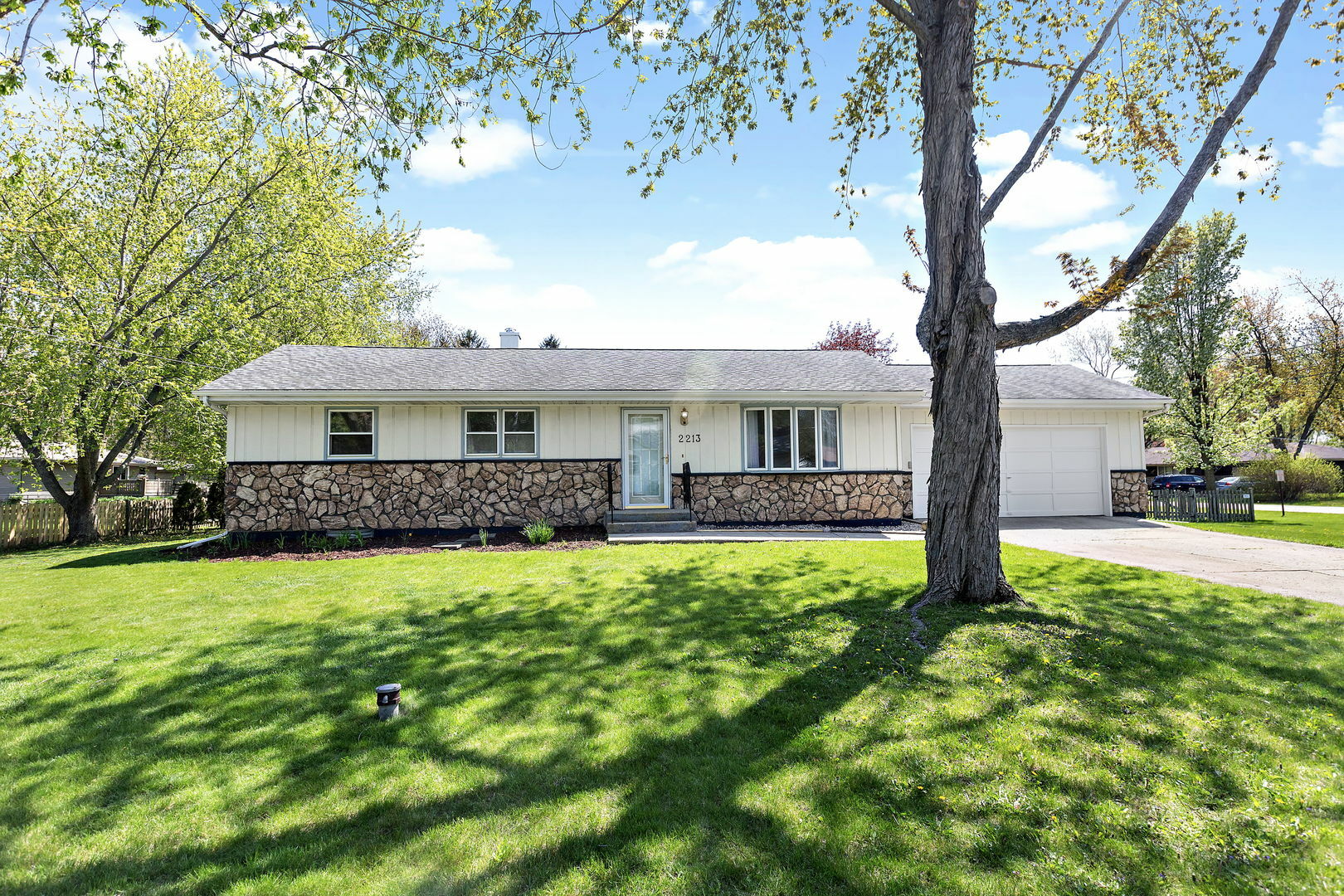 Property Photo:  2213 2nd Street  IL 60096 