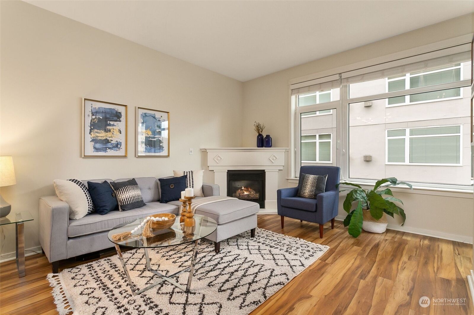 Property Photo: 2801 1st Avenue 403 WA 98121