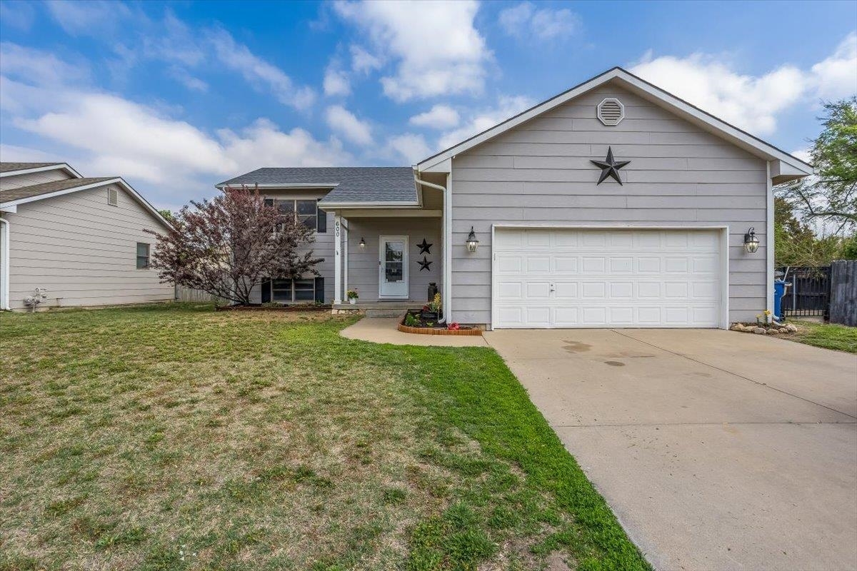 Property Photo:  600 W 5th St  KS 67147 