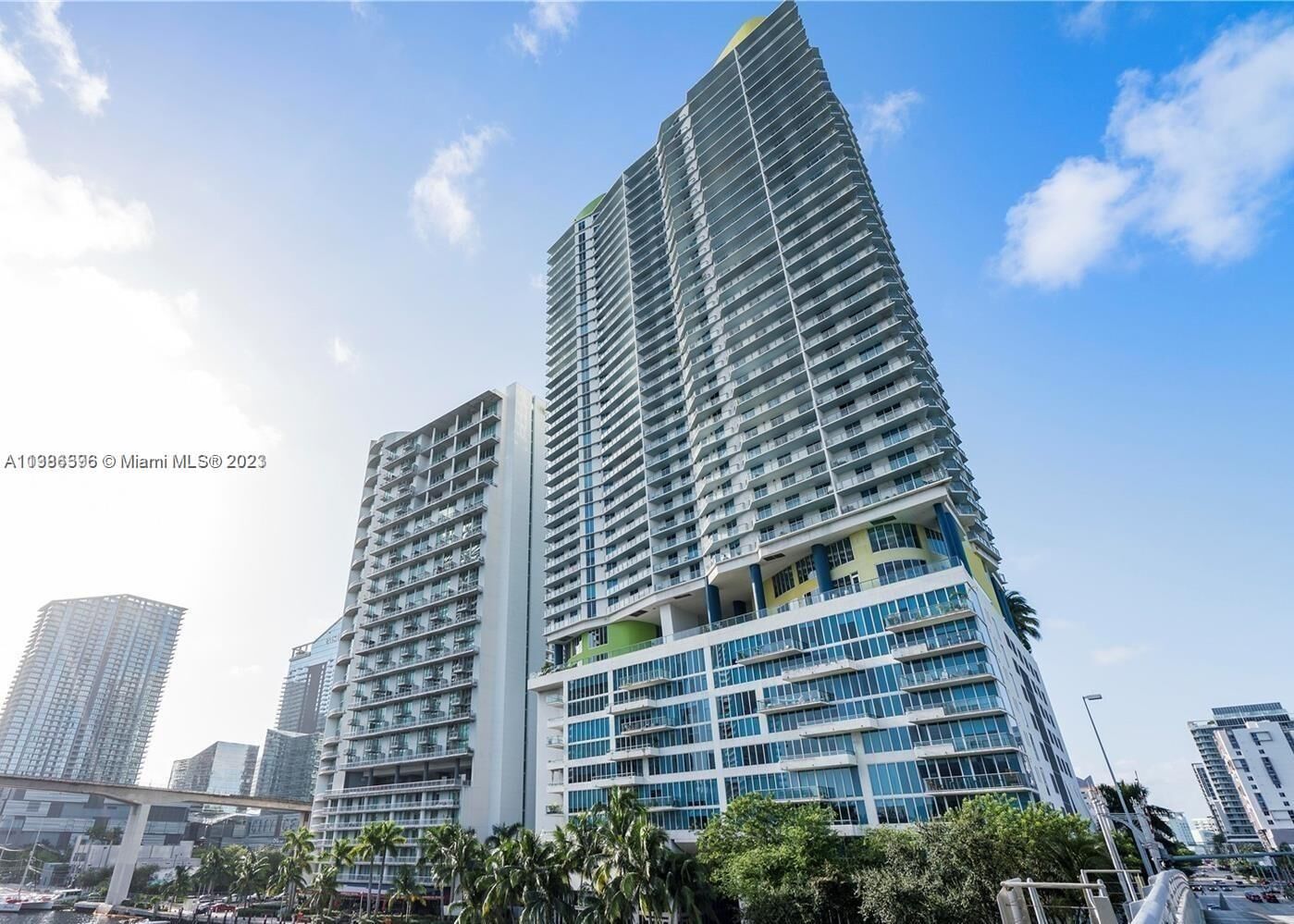 Property Photo: 185 SW 7th St 3000 FL 33130