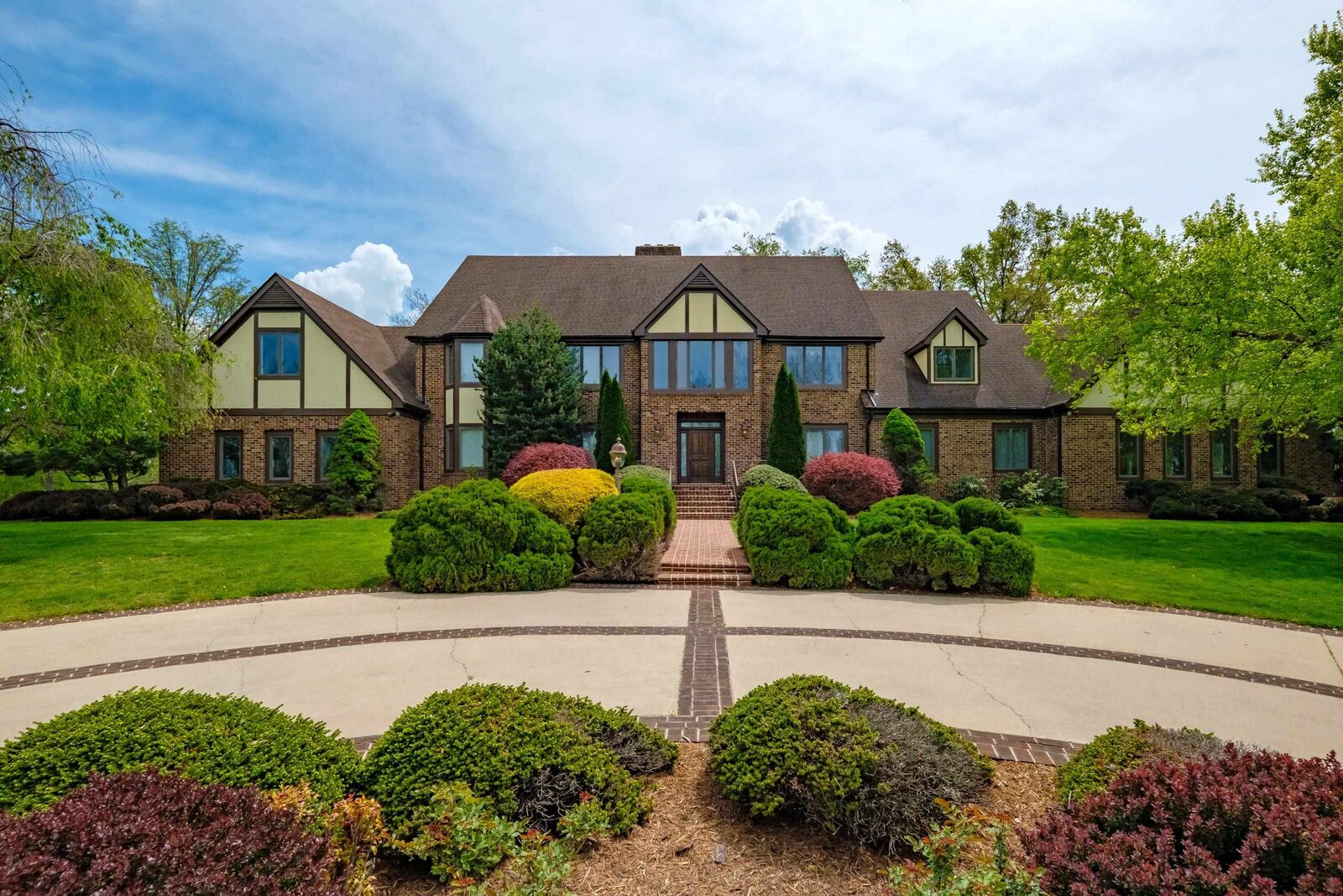 House for sale in Waynesboro 1219 Rockfish Rd, Waynesboro, VA 22980