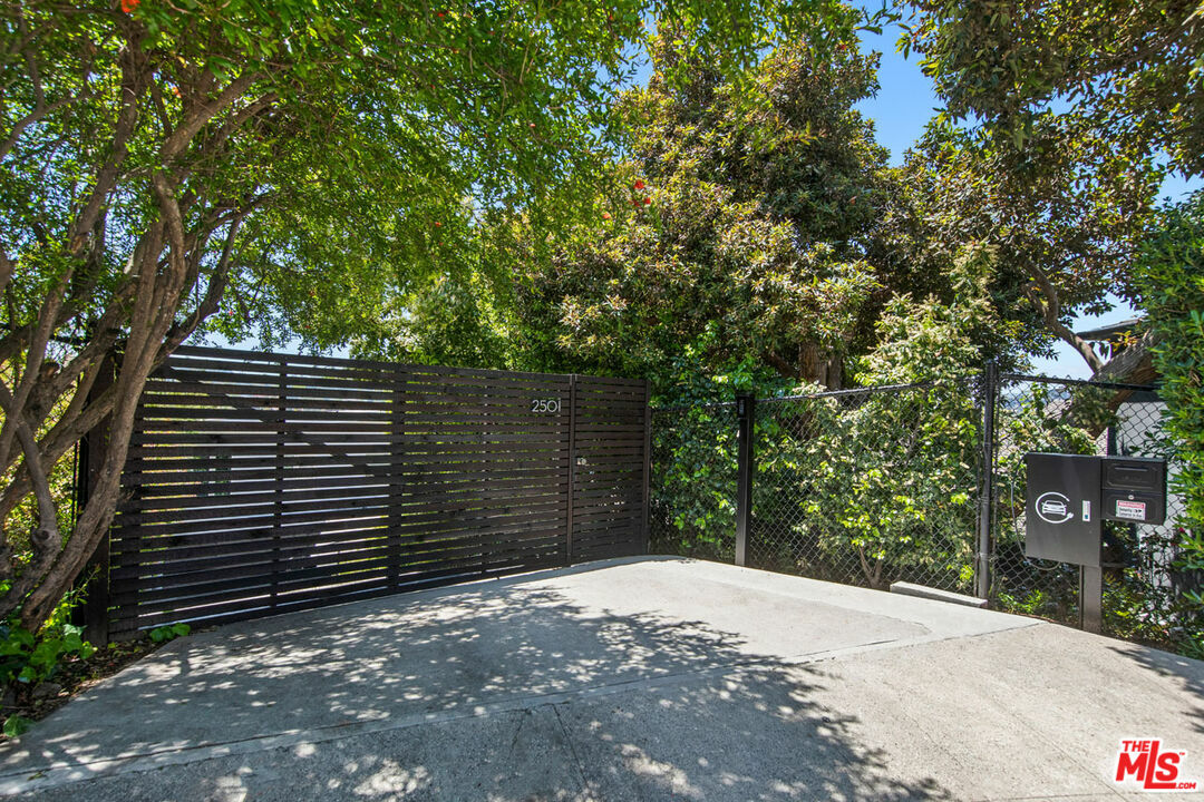 Property Photo: 2501 Silver Lake Ter CA 90039