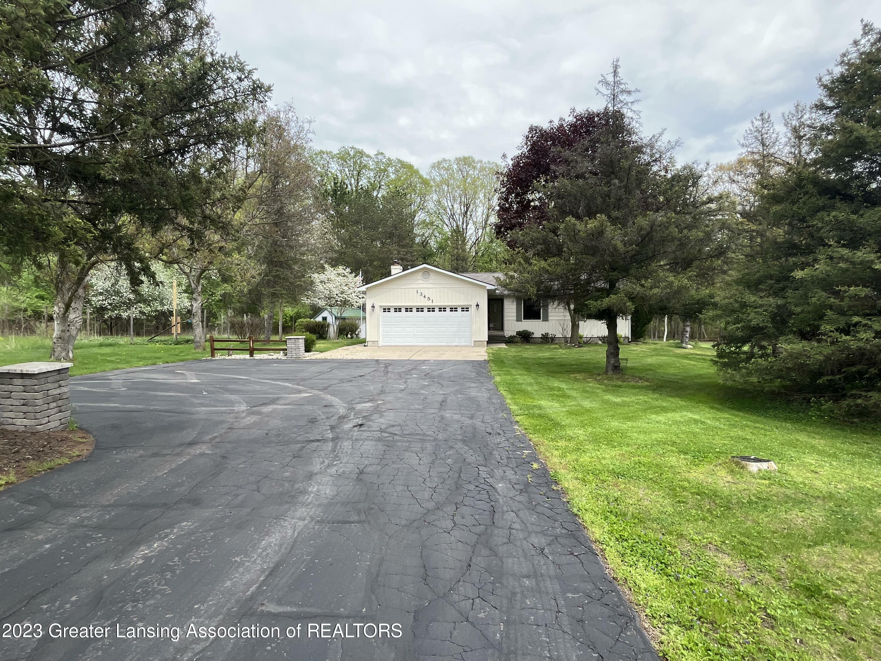 Property Photo:  13451 Beardslee Road  MI 48872 