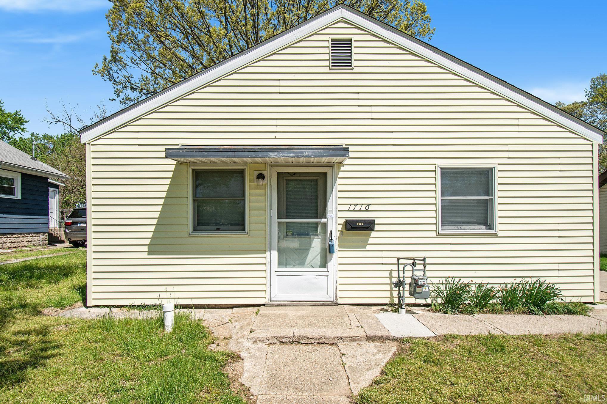 Property Photo: 1716 Strong Avenue IN 46514-1911