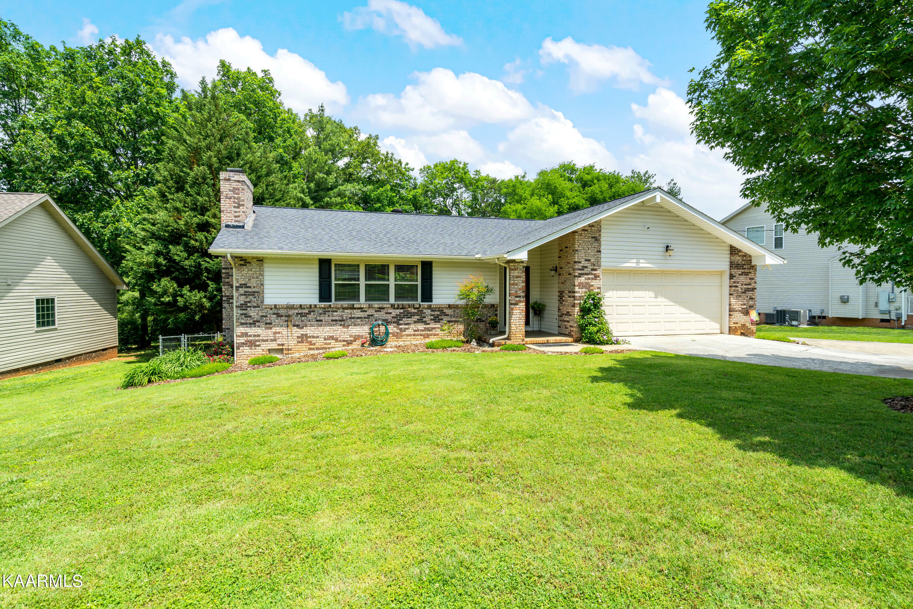 Property Photo:  1002 Oxford Hills Drive  TN 37803 