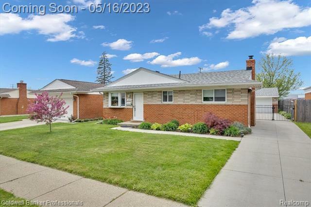 Property Photo: 1119 Kenilworth MI 48017