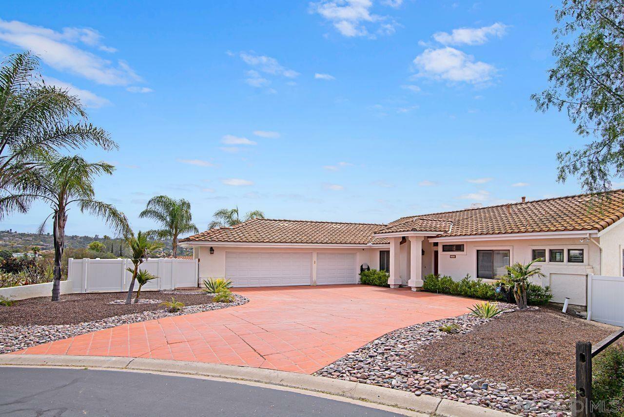 Property Photo: 356 Saratoga Gln CA 92025
