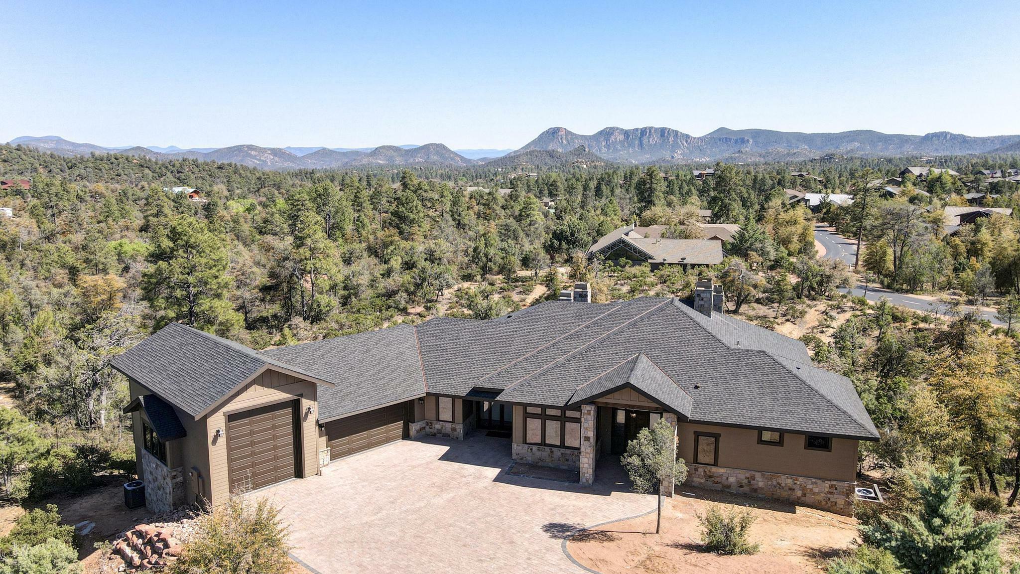 Property Photo:  2807 E Golden Rod Circle  AZ 85541 