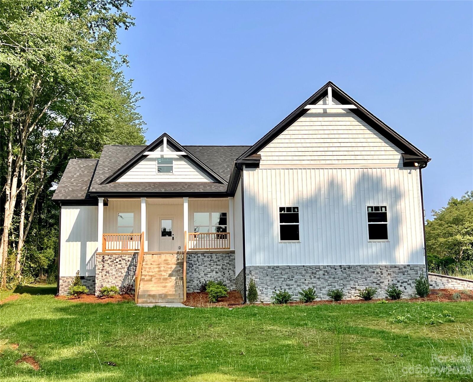 Property Photo:  915 Brookwood Court  NC 28677 