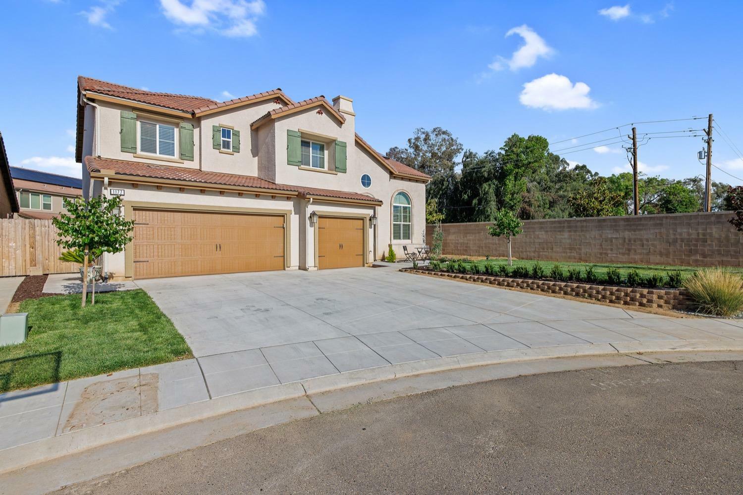Property Photo: 1177 Encino Avenue CA 93619
