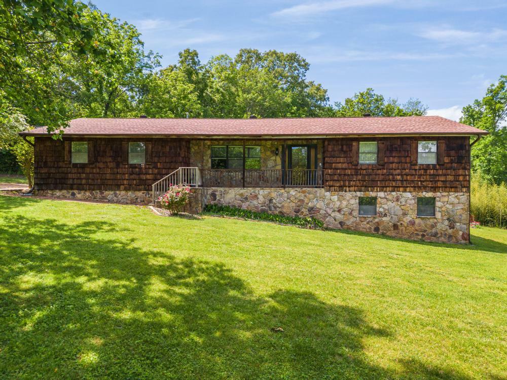 Property Photo:  2201 Driftwood Road  TN 37379 