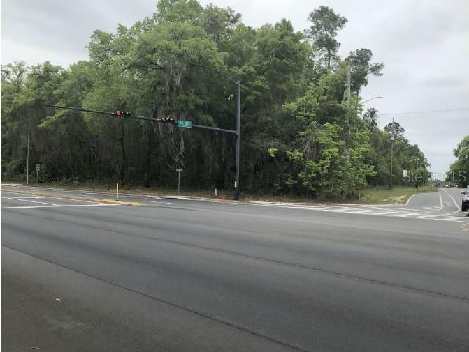 Property Photo: 4298 SE Hawthorne Road FL 32641