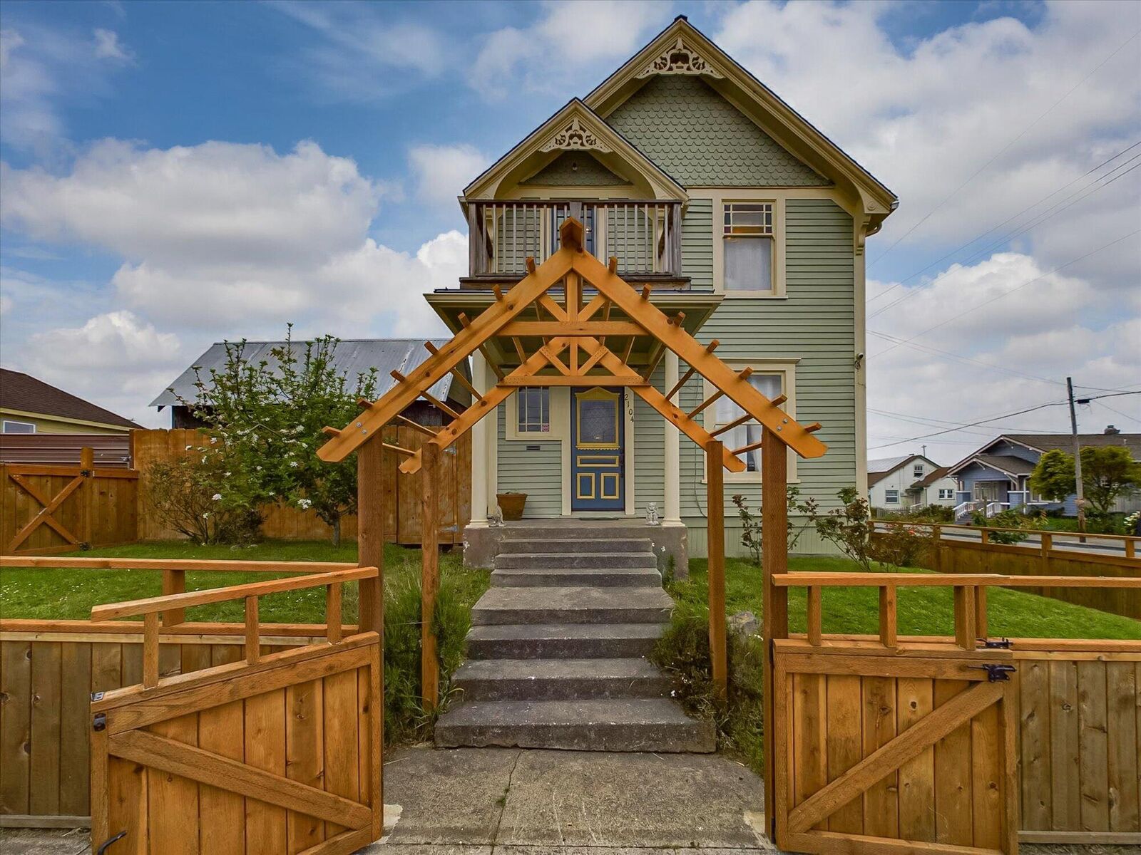 Property Photo: 2104 Pine Street CA 95501