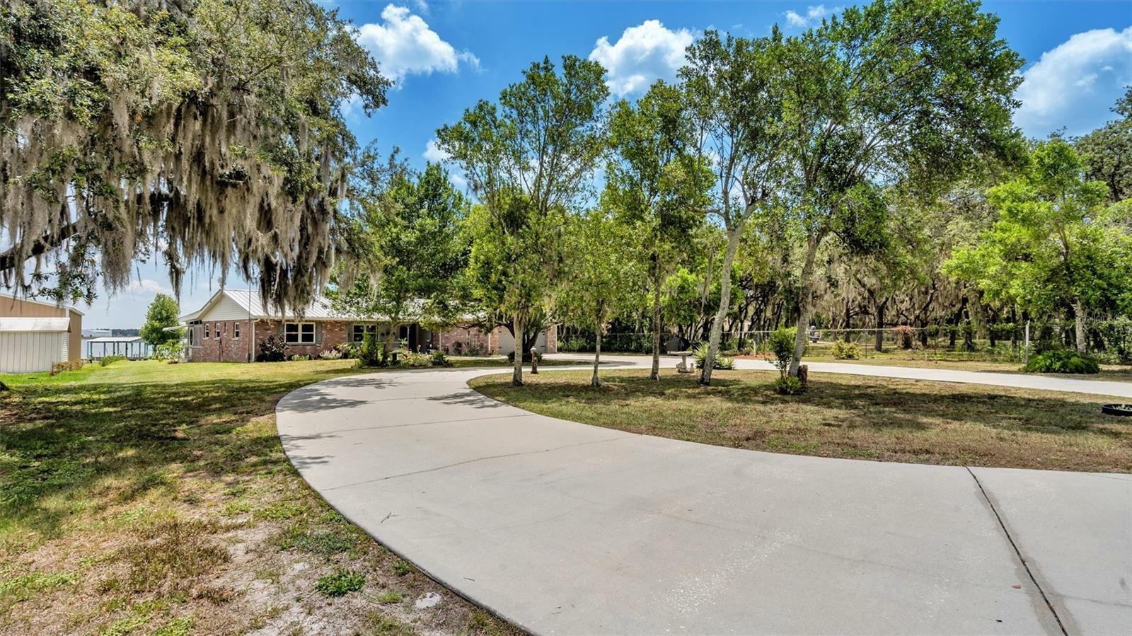 Property Photo: 209 Greenleaf Lane FL 33868