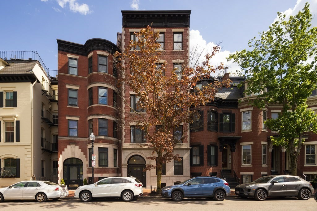Property Photo:  26 Montgomery 5  MA 02116 