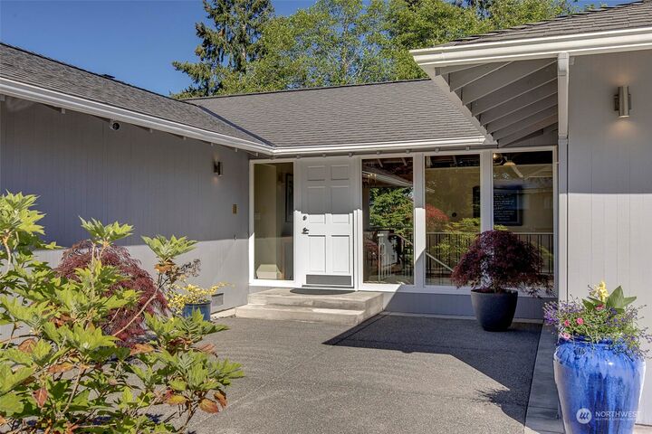 Property Photo:  940 178th Avenue NE  WA 98008 