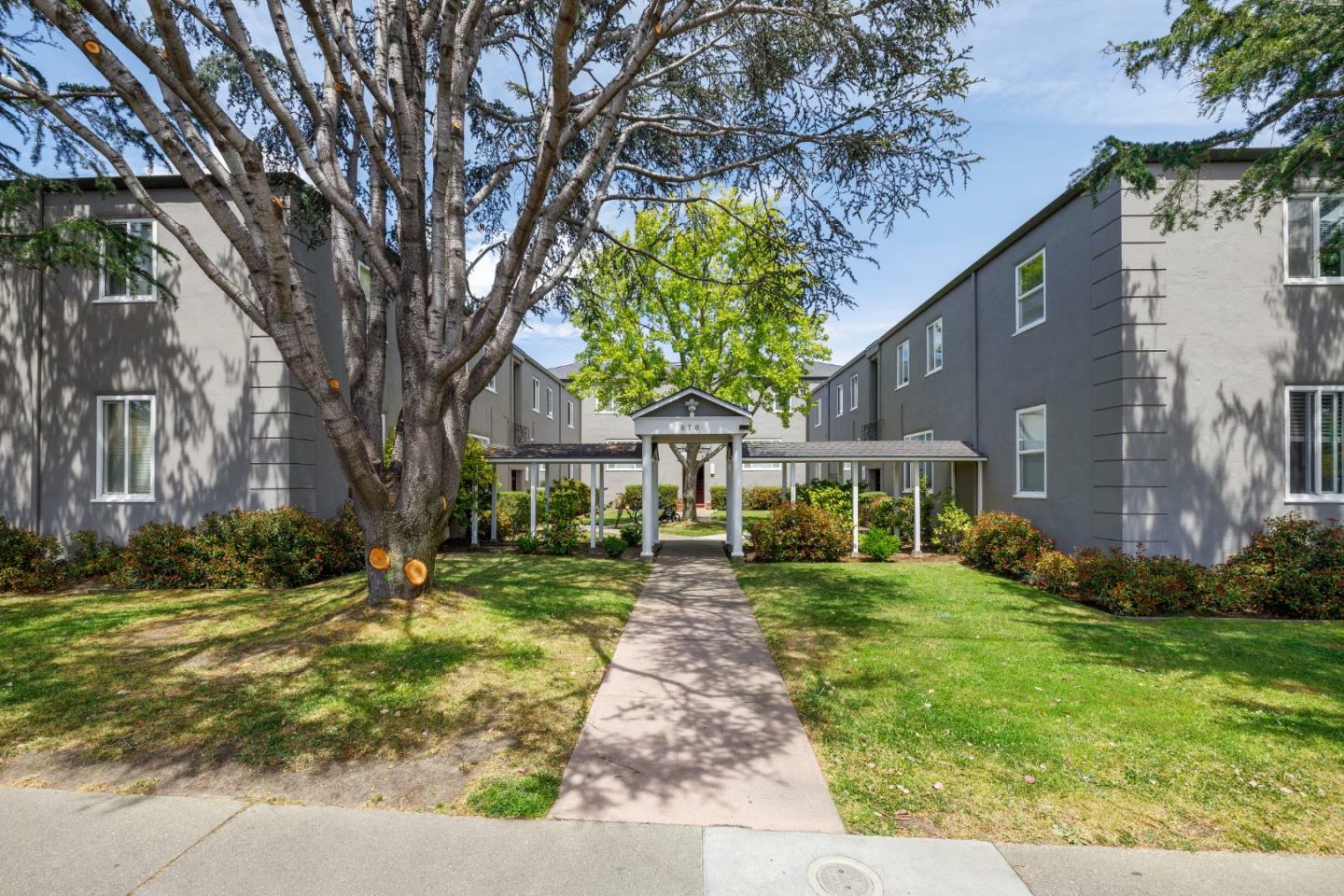 Property Photo:  970 Magnolia Avenue  CA 94030 