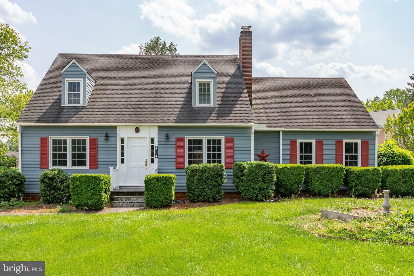 Property Photo: 404 E Main Street VA 22960