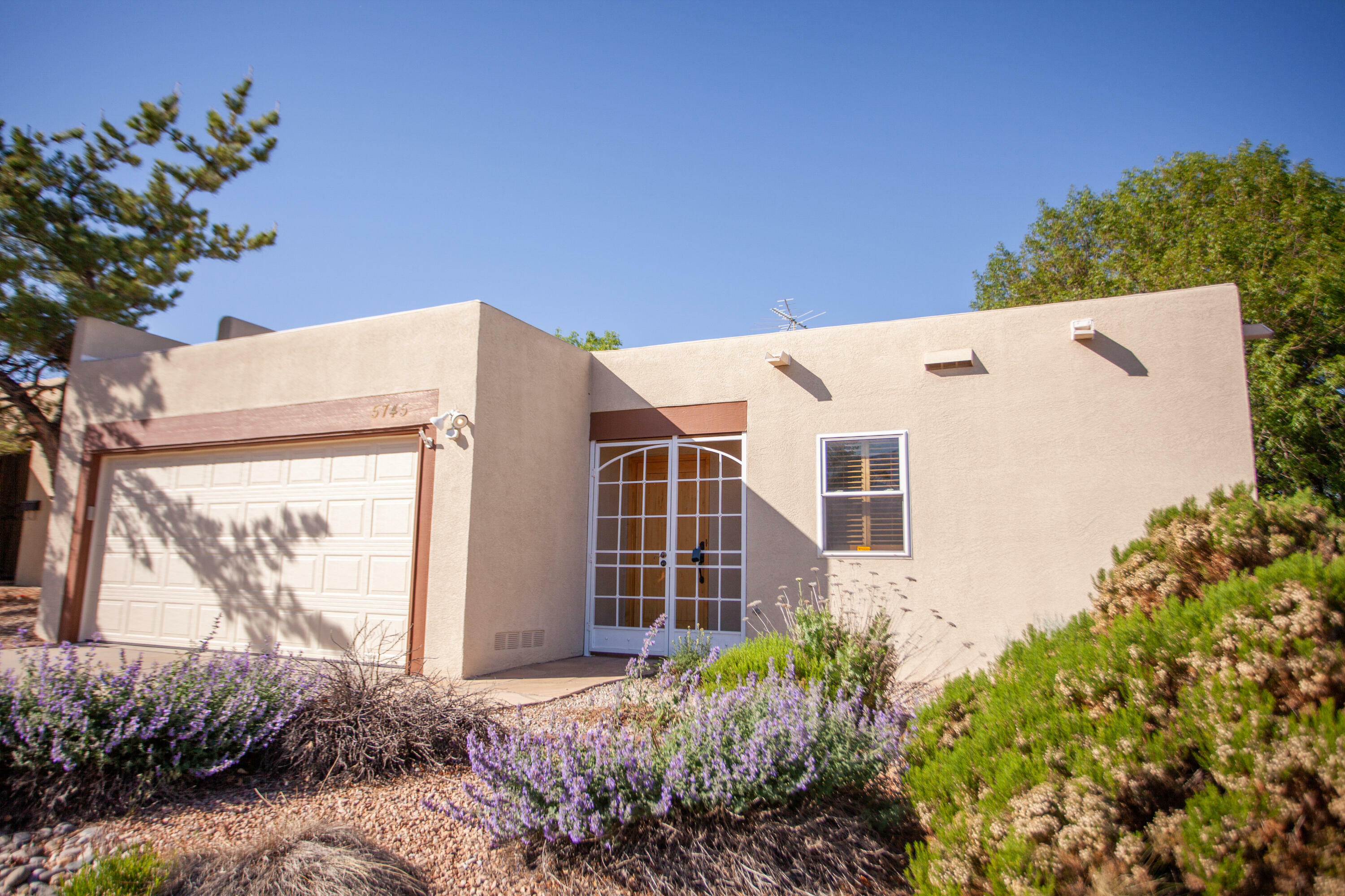 Property Photo:  5745 Manzanillo Loop NE  NM 87111 