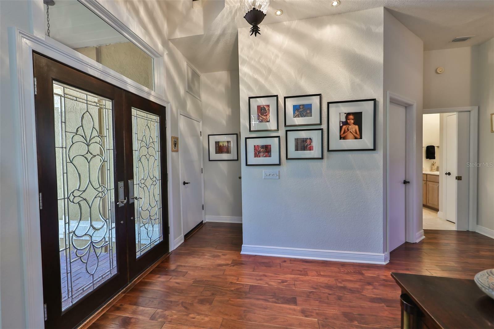 Property Photo: 1011 Sonata Lane FL 33572