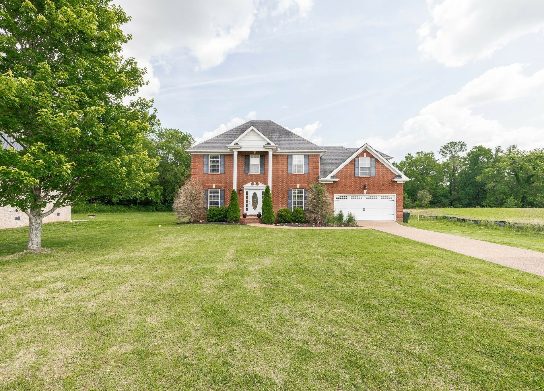 Property Photo:  161 Summerlin Dr  TN 37066 