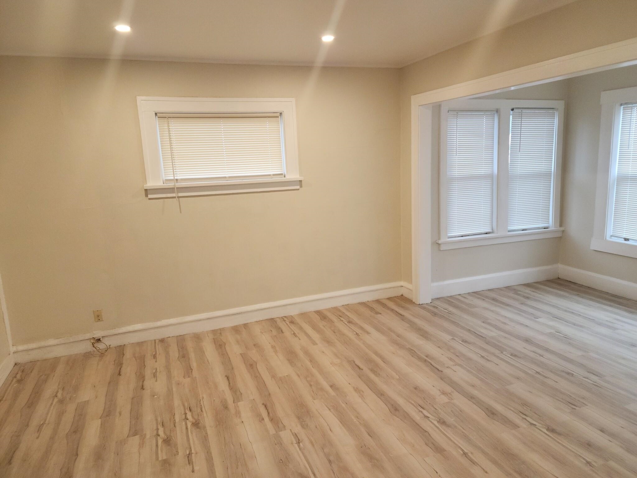 Property Photo: 320 S Prospect Street IL 61114