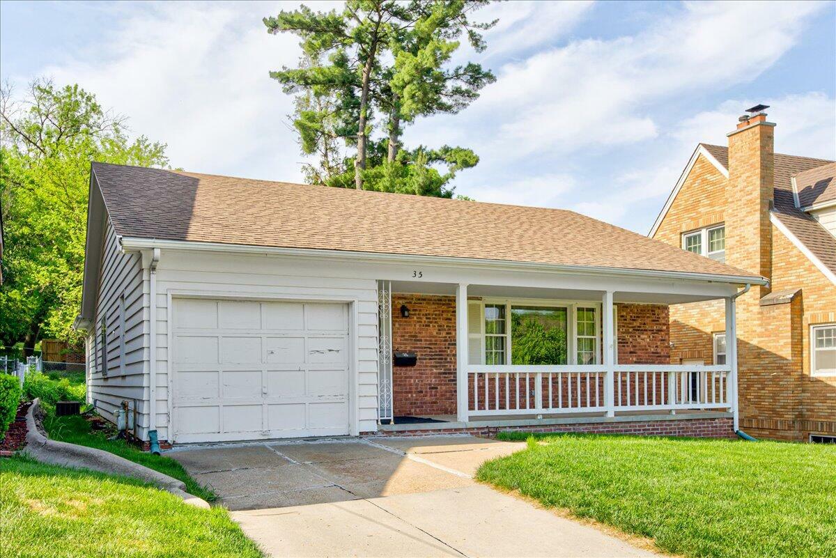Property Photo: 35 Locust Lodge Avenue IA 51503