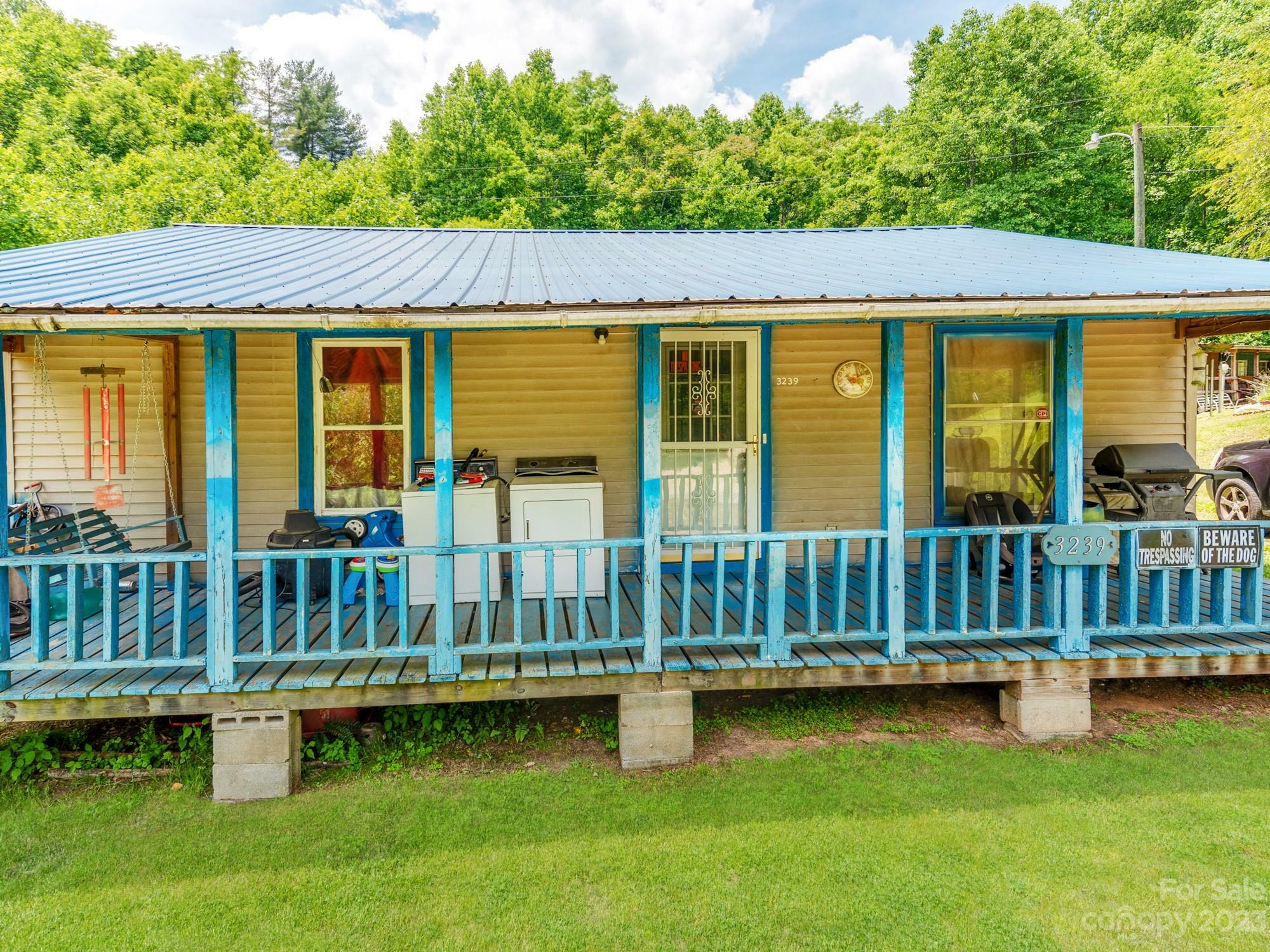 Property Photo: 3239 Justin Carlton Lane NC 28645