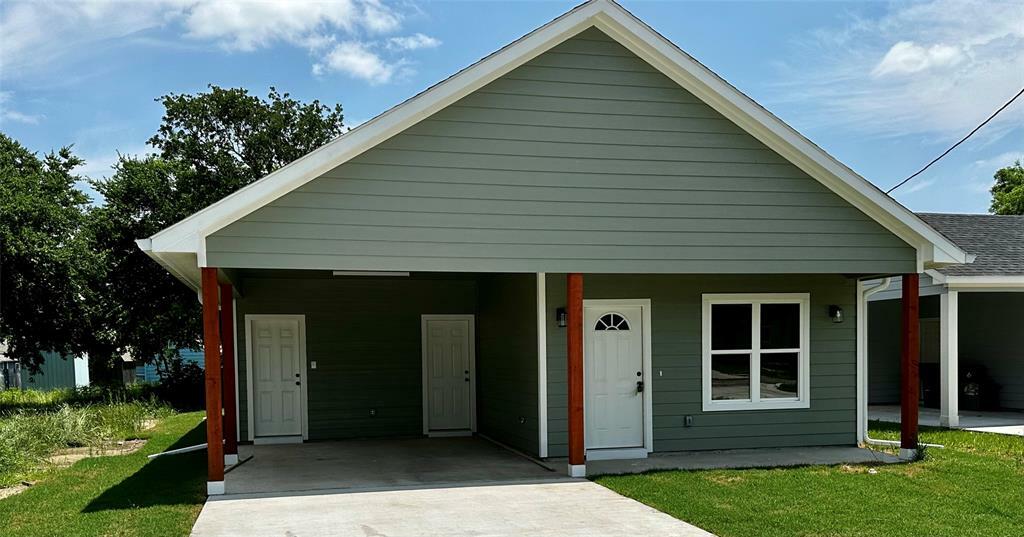 Property Photo:  507 Robinson Street  TX 75401 