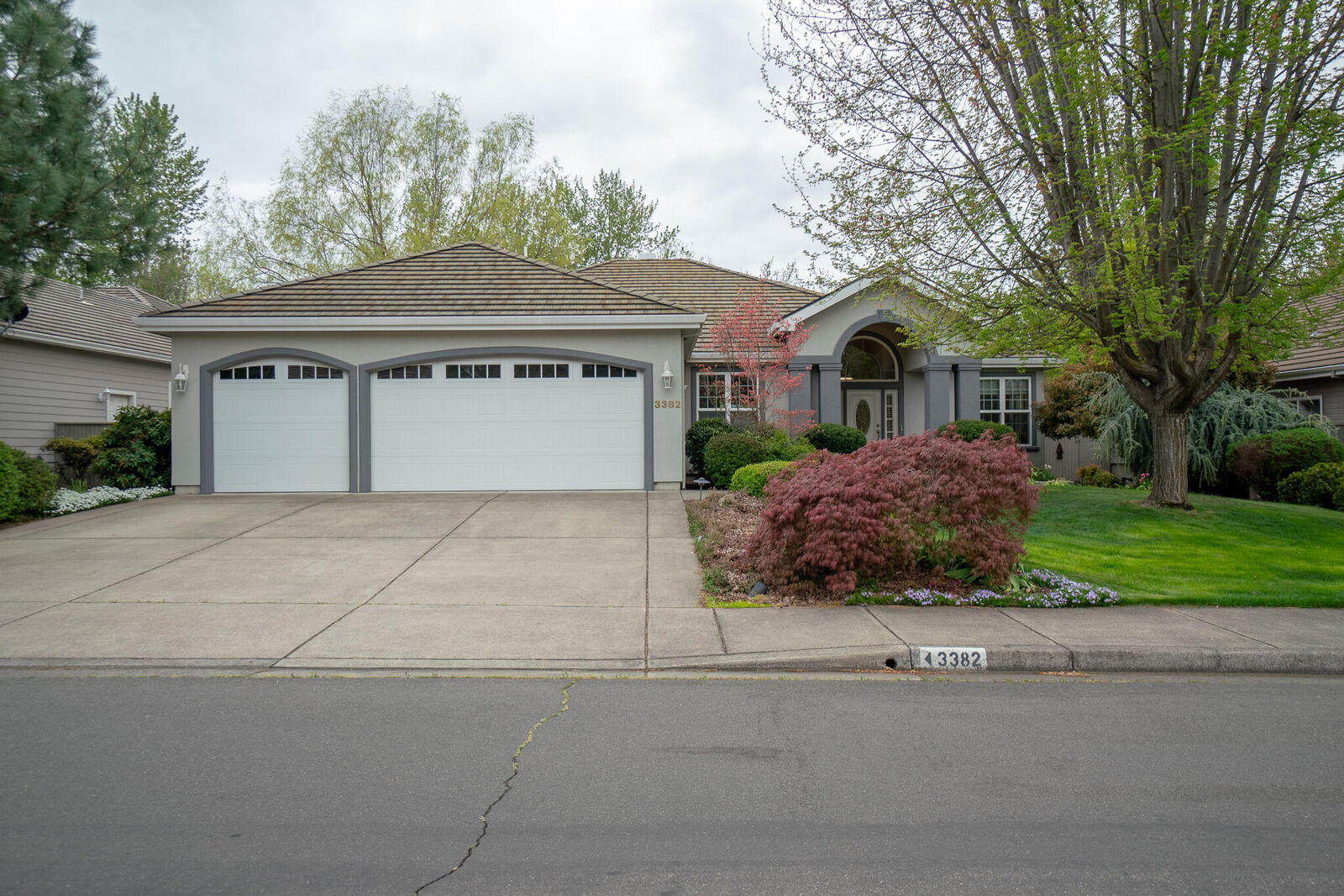 Property Photo:  3382 Creek View Drive  OR 97504 