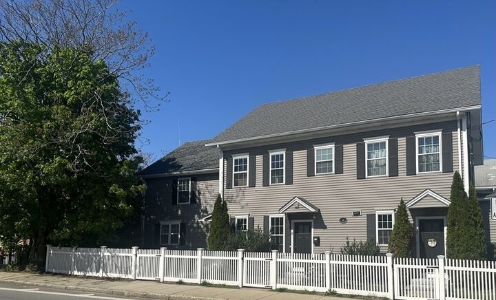 Property Photo:  42 Lexington St 2  MA 02452 