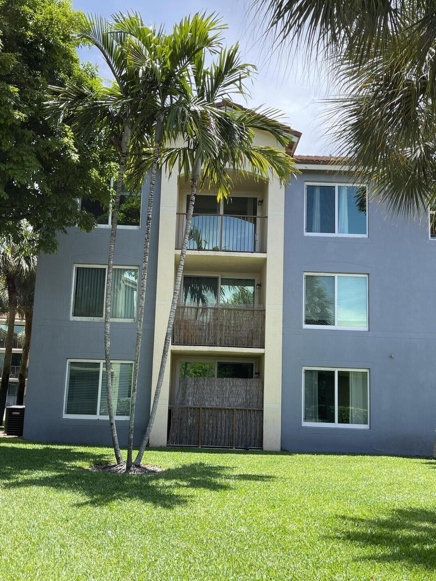 Property Photo:  1101 Villa Circle 1101  FL 33435 