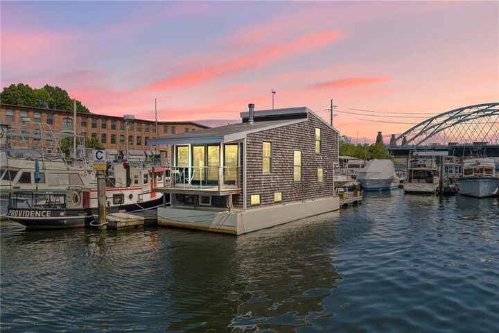 House for sale in Providence: 17 Bridge, Slip C St, Providence, RI 02903