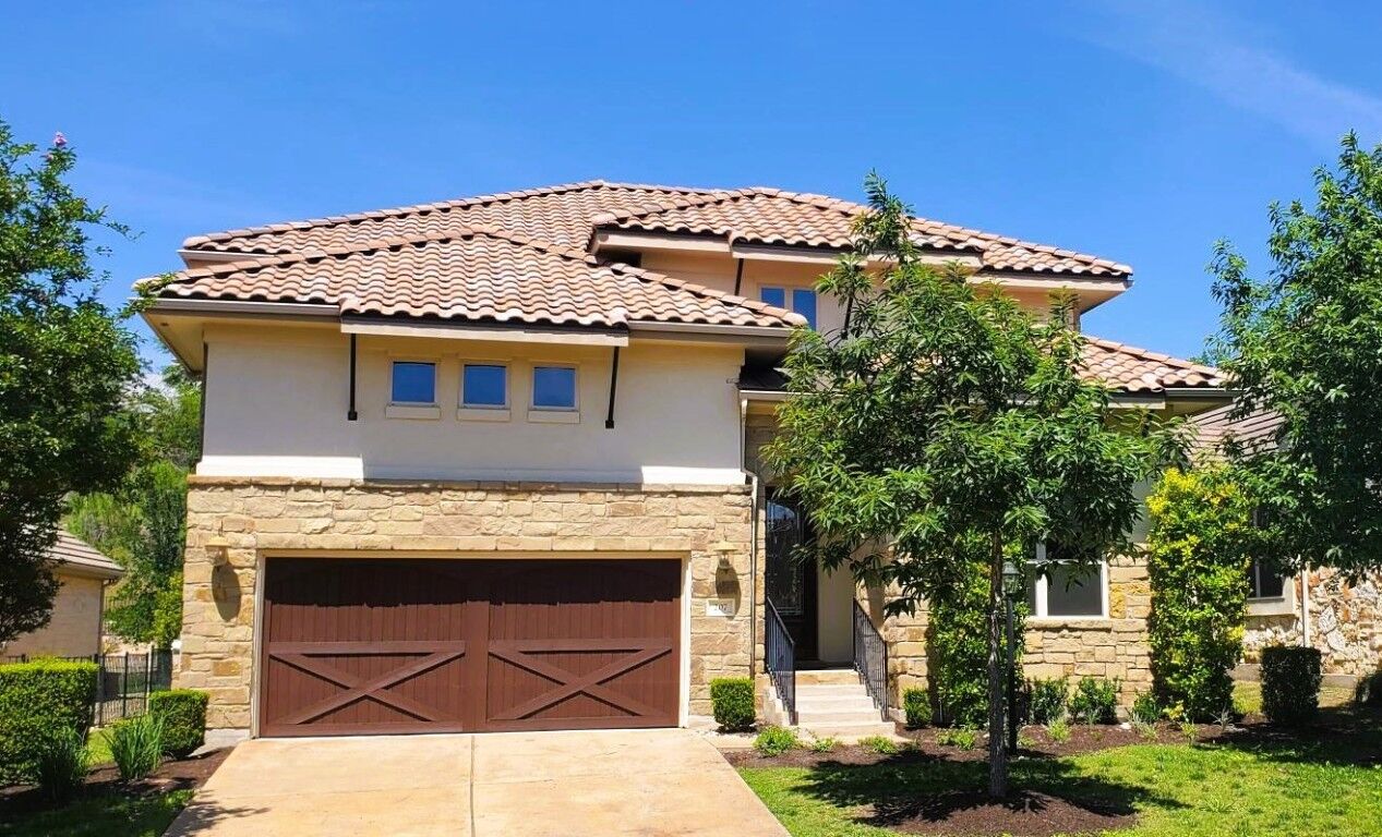 Property Photo:  207 Maxwell Way  TX 78738 