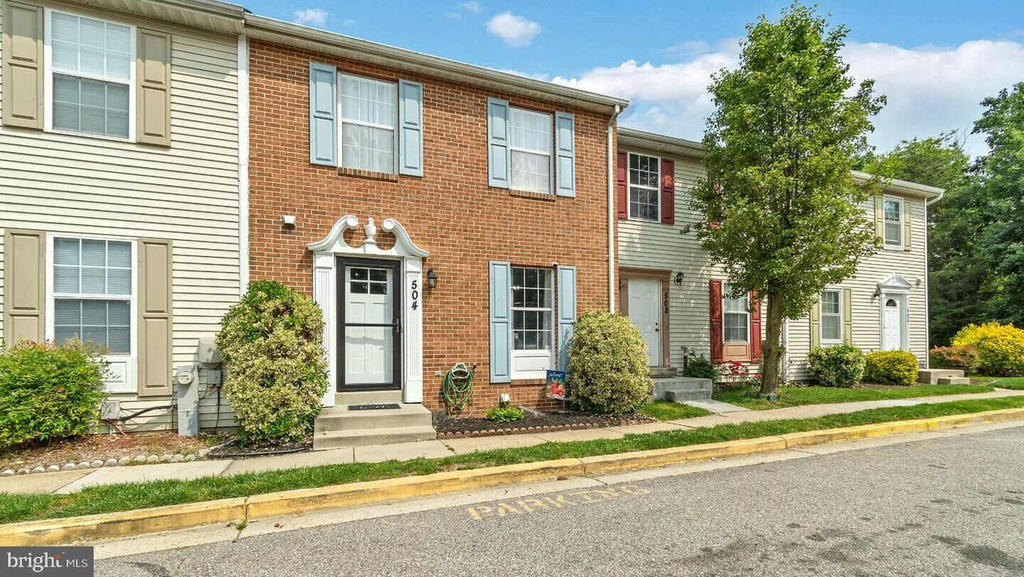Property Photo: 504 Domain Court MD 21113