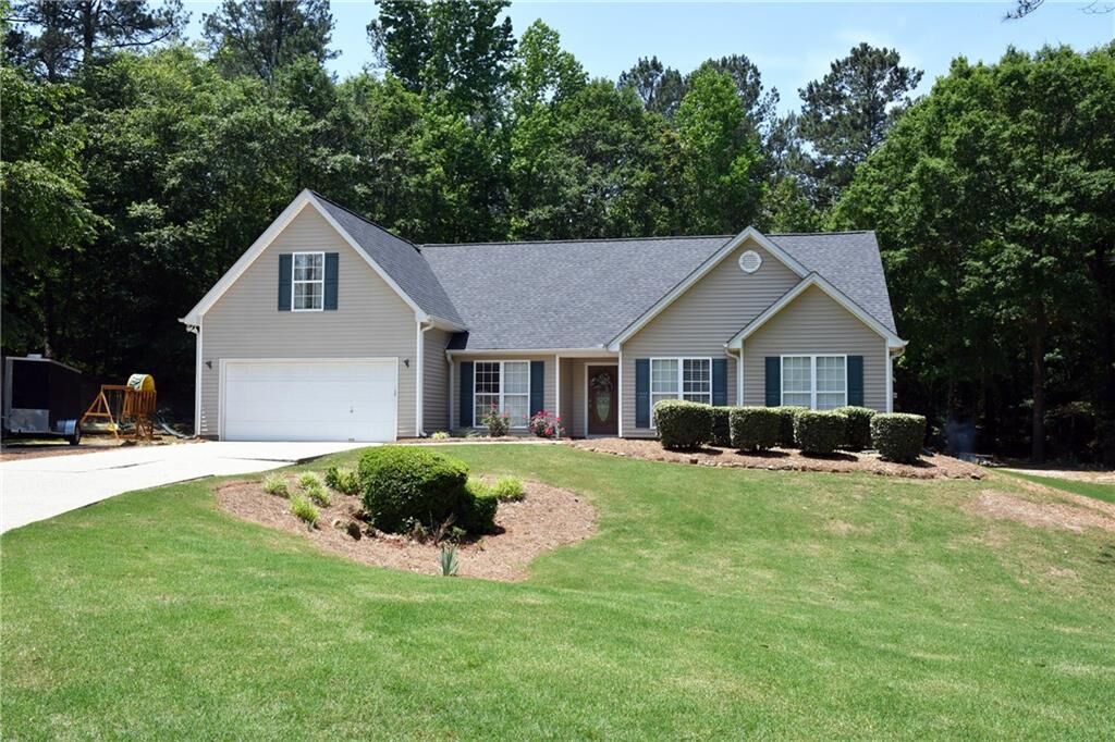 Property Photo: 1007 Barley Creek Court GA 30011