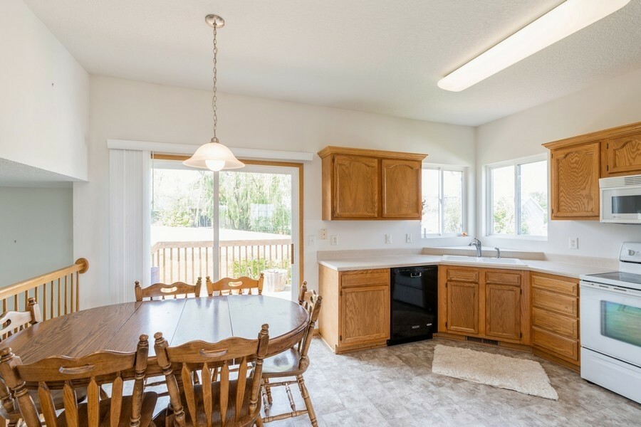 Property Photo: 2703 Fayrdale Drive IA 50320