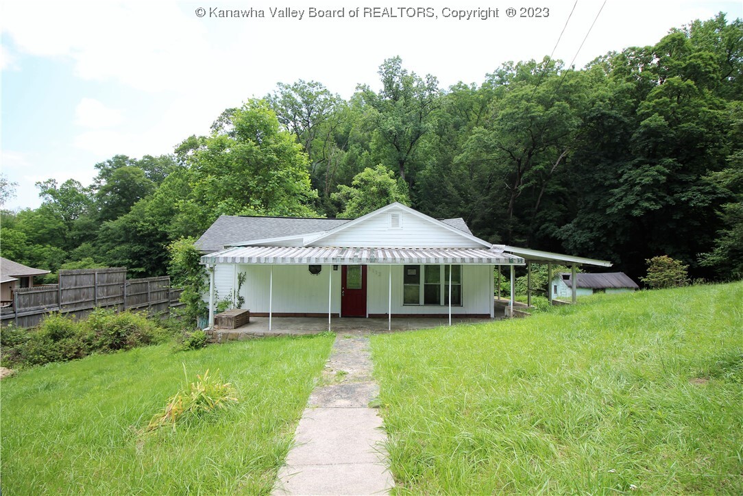 Property Photo: 1112 Swann Road WV 25314
