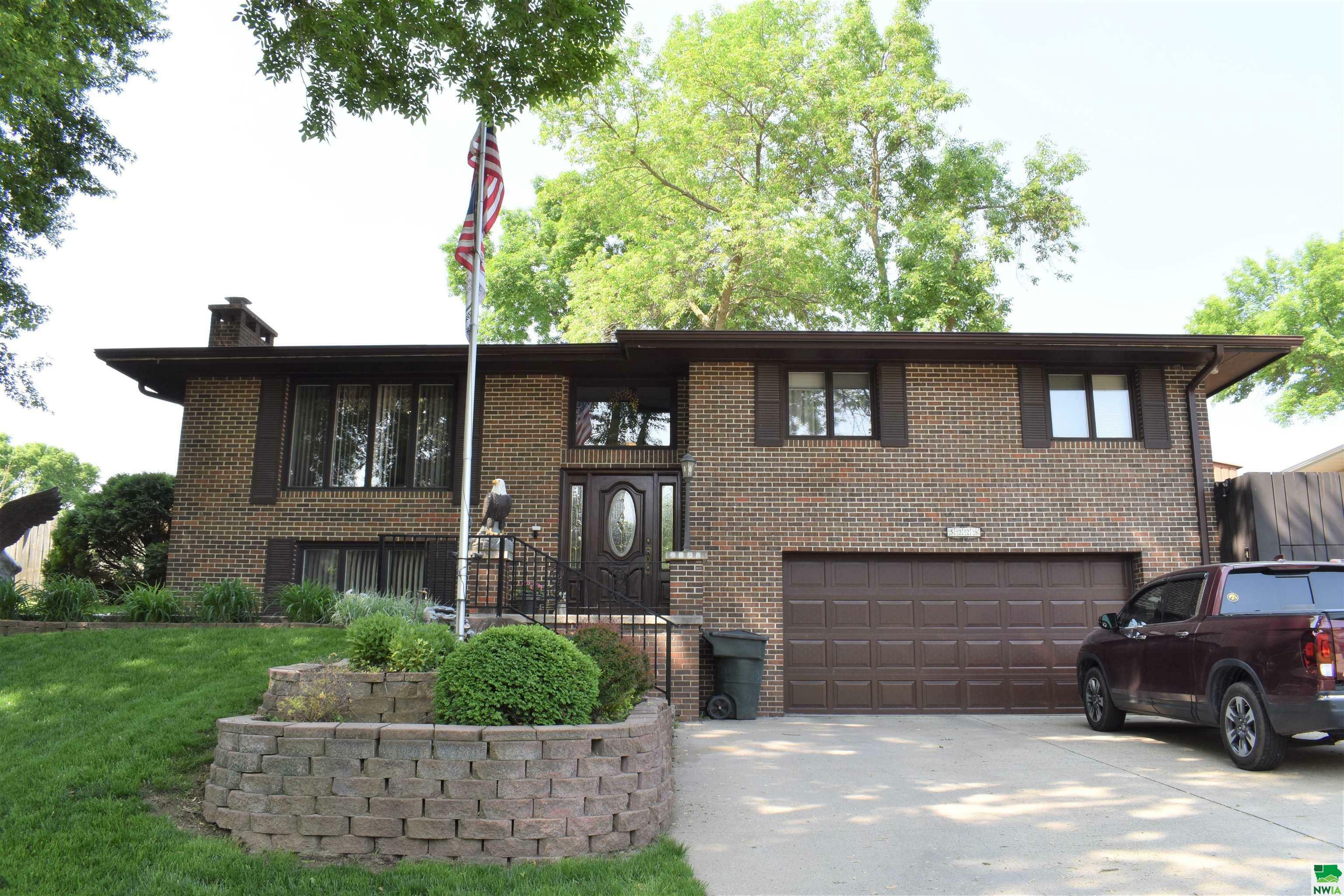 Property Photo:  5228 Wellington Court  IA 51106 