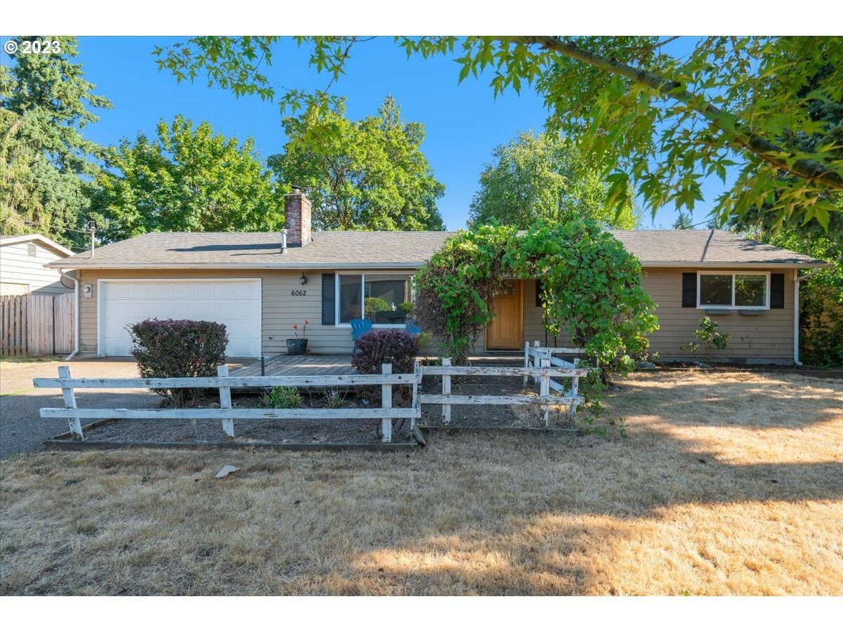 Property Photo: 6062 Burma Rd OR 97035
