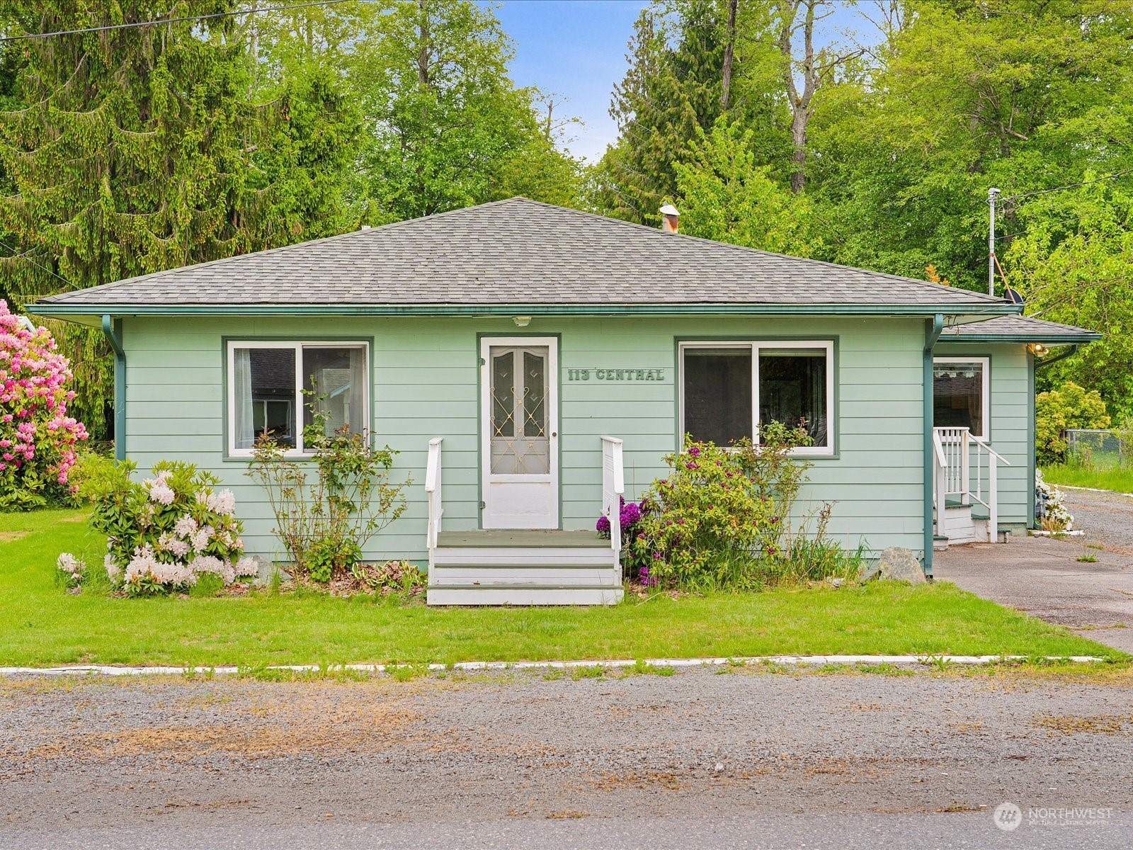Property Photo: 113 N Central Street WA 98284