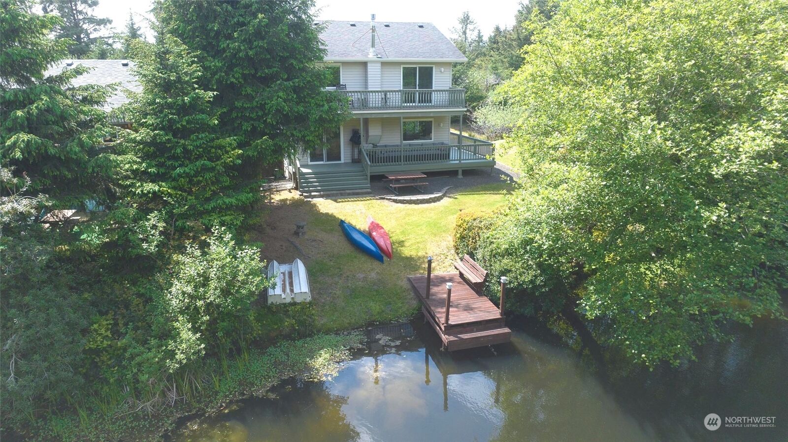 Property Photo:  636 Island Circle SE  WA 98569 