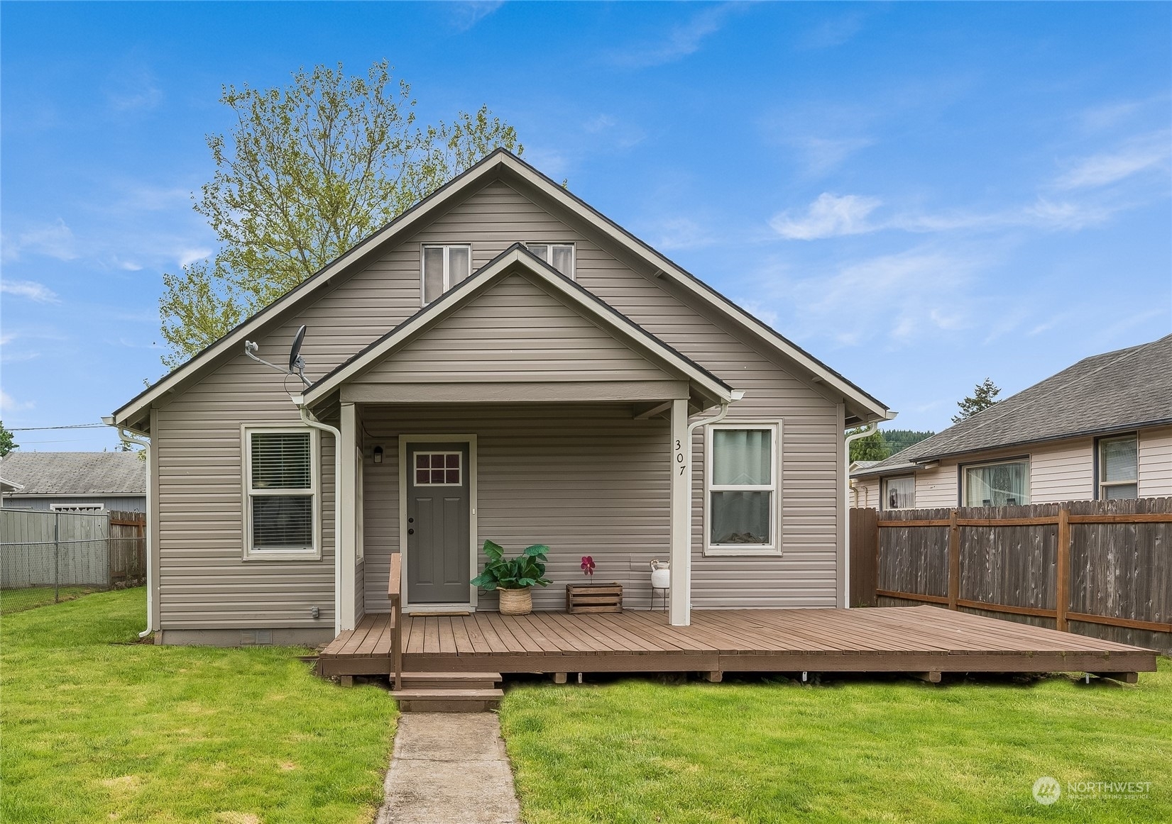 Property Photo: 307 Monroe Street WA 98581