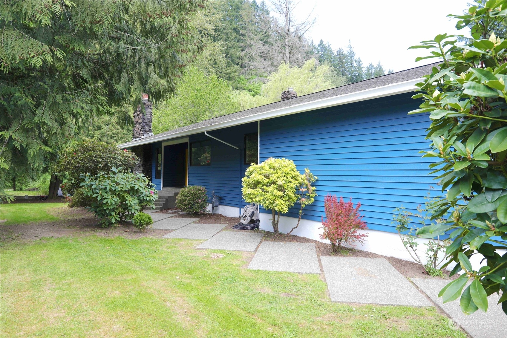 Property Photo:  12503 Issaquah-Hobart Road SE  WA 98027 