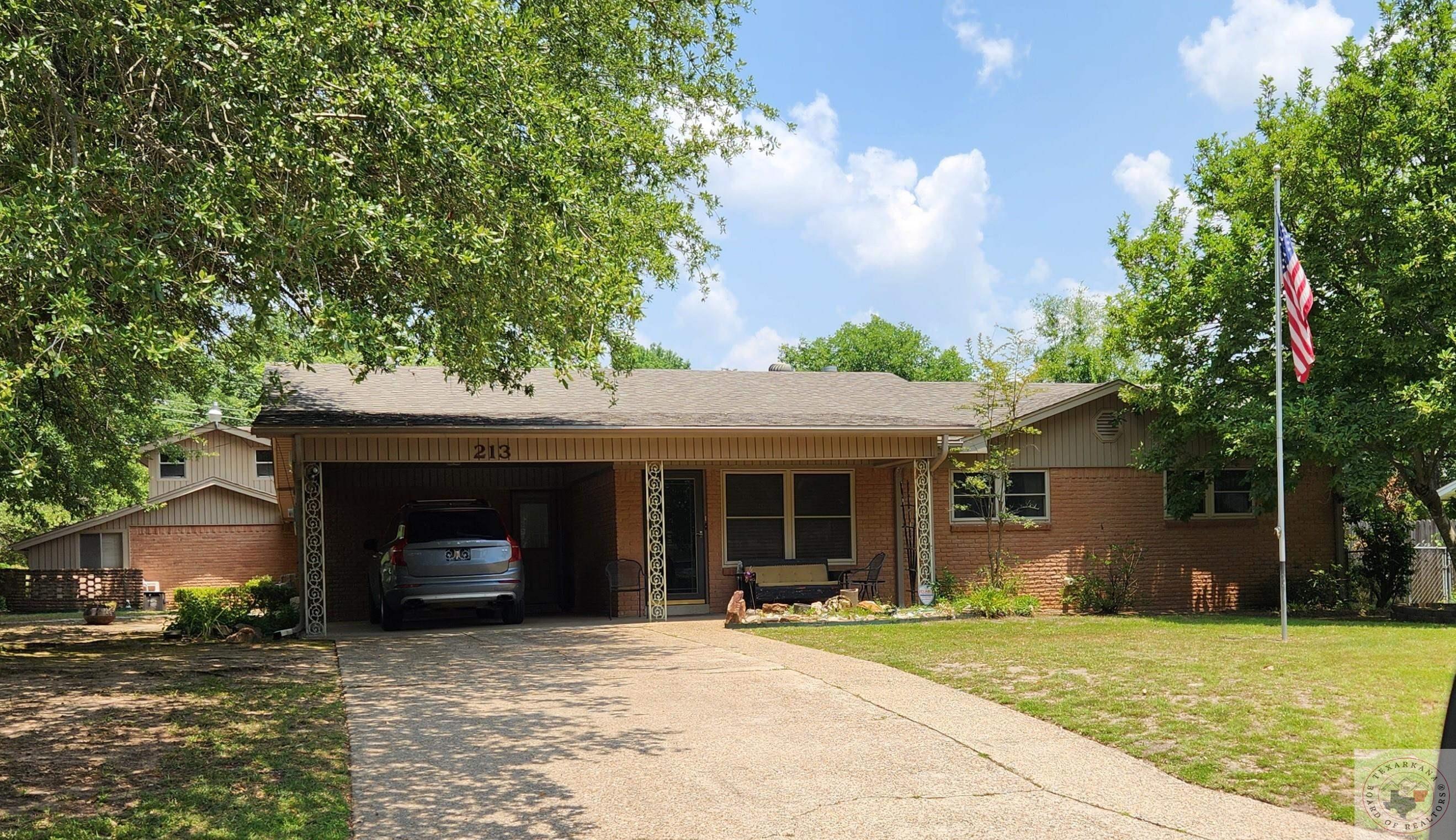 Property Photo: 213 Pioneer W TX 75501