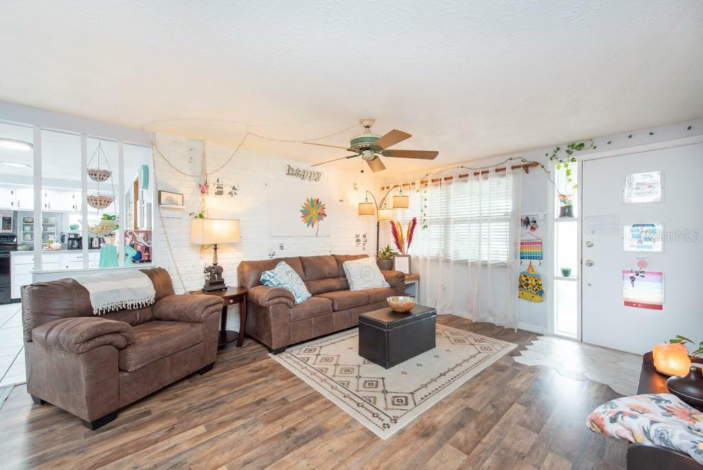 Property Photo:  5145 Victoria Lane  FL 34690 